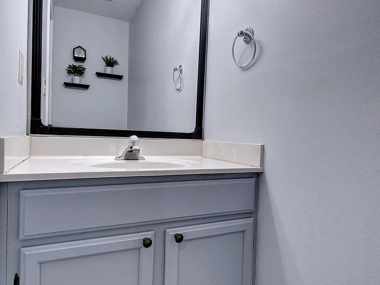 12928 Daybreak Cir — Photo 16