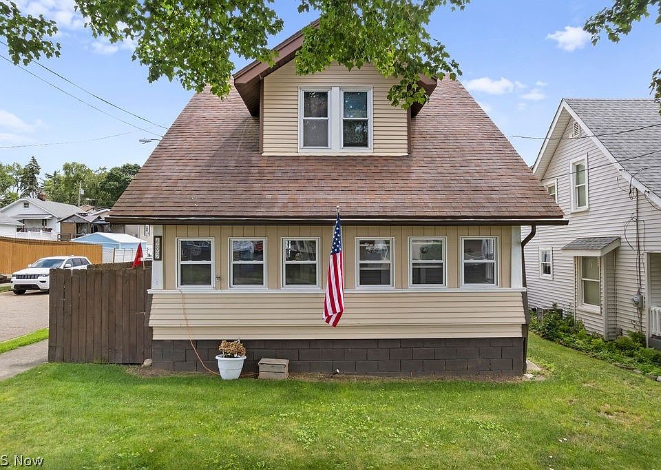 1st image of 483 Stetler Ave