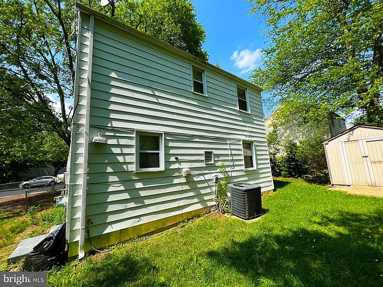 7009 Hawthorne St — Photo 5