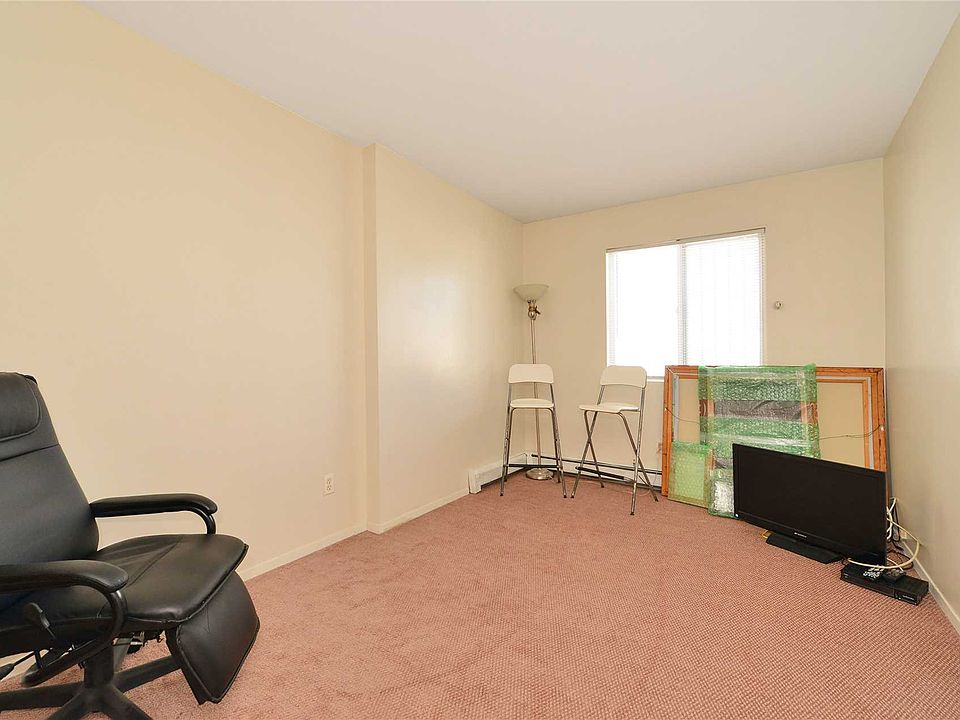 2nd image of 12606 Farmers Blvd