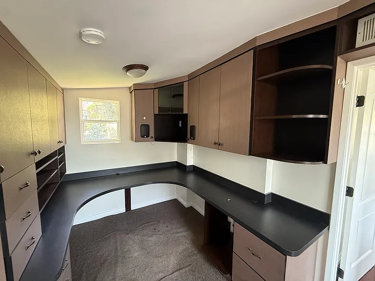 239 1/2 N Mayflower Ave — Photo 35