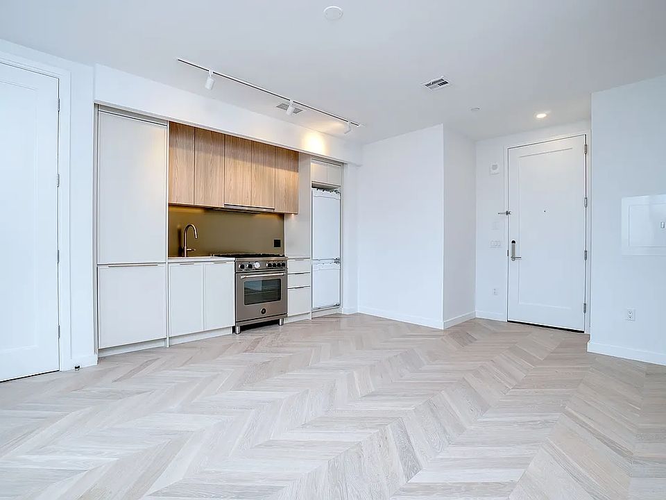1st image of 29-18 41st Ave Unit 7F