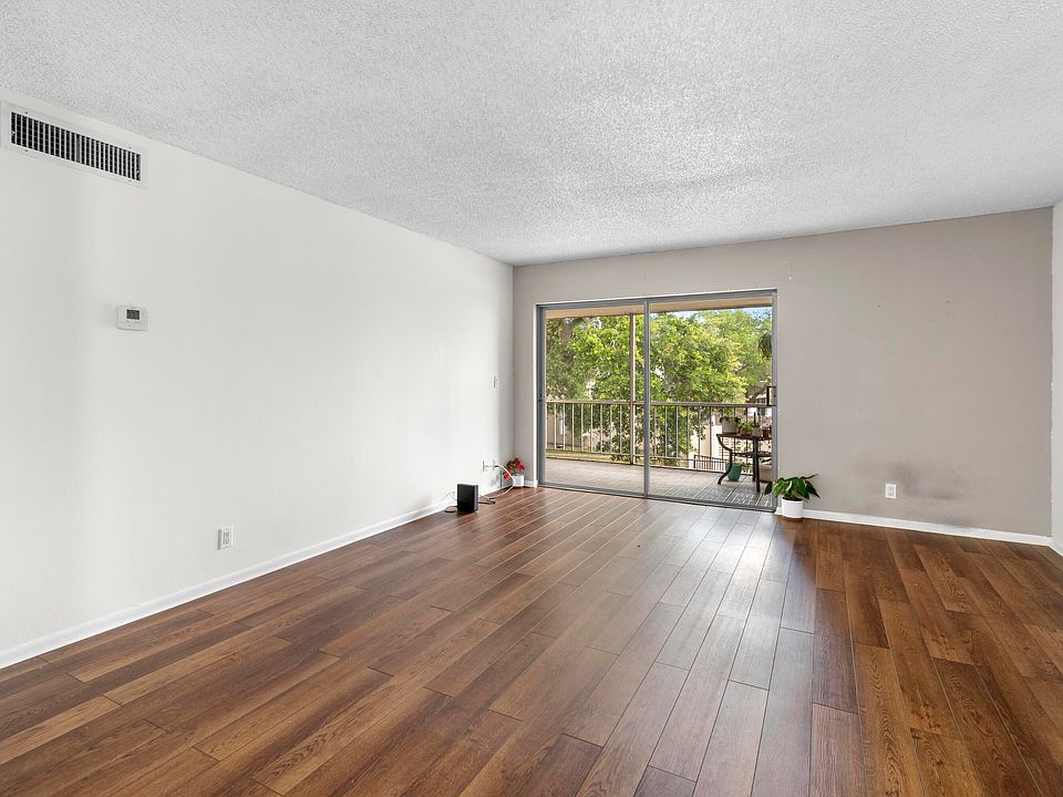 1st image of 616 NW 13th St #250