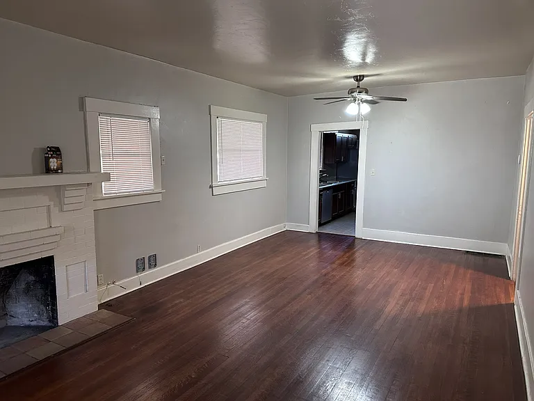 528 E University Blvd — Photo 1