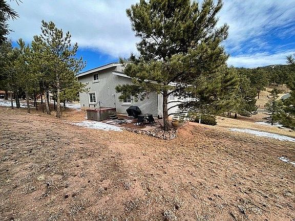 4th image of 320 Ponderosa Ct