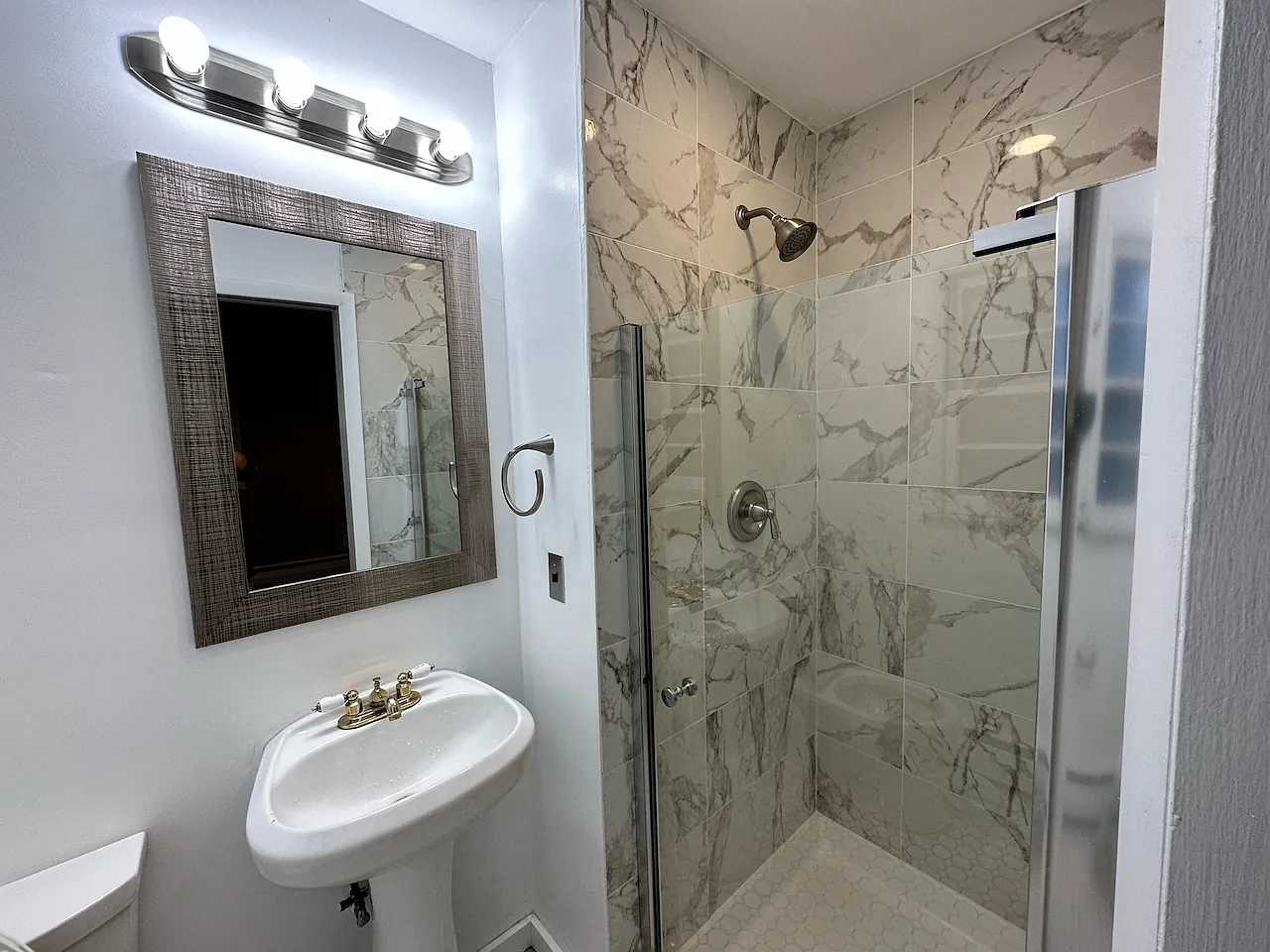 3 bed, 1200 sqft, $2,395 — Photo 4