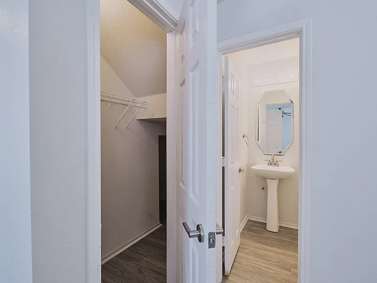 9316 Rowlands Sayle Rd — Photo 4