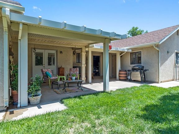 5th image of 921 Homestead Dr W