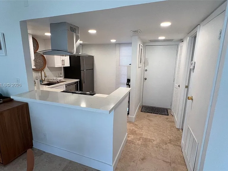 20500 W Country Club Dr #117 — Photo 5