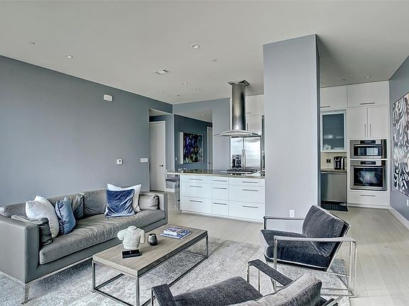 2nd image of 1600 Post Oak Blvd Unit 1403