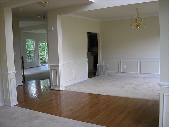 Foyer/dining room