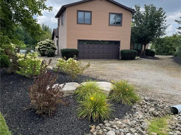 2549 Browning Pt, Roaming Shores, OH 44084