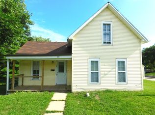 621 E 2nd St, Maryville, MO 64468
