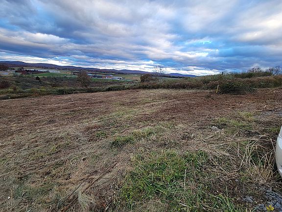 3rd image of Airport Acres Road Bowden Ests