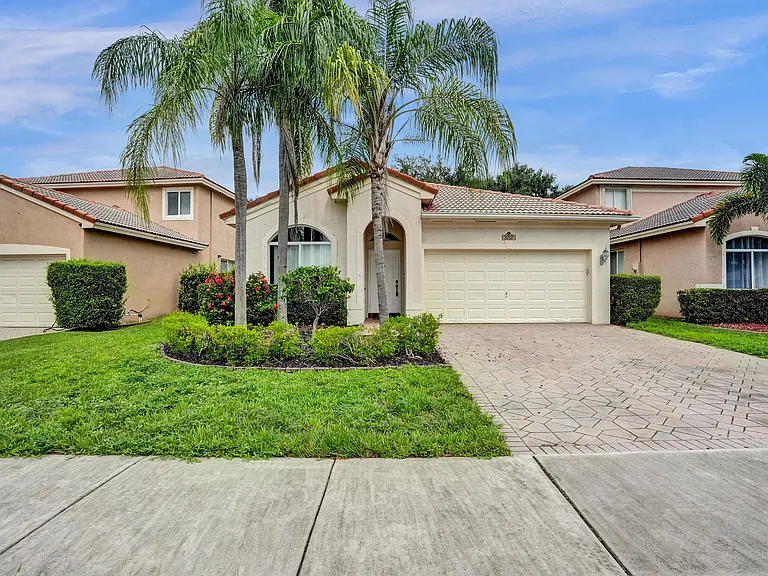 3717 Pebblebrook Mnr — Photo 4