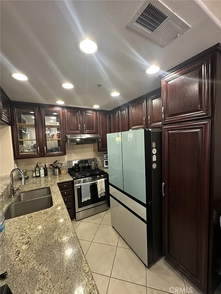 2 bed, 1095 sqft, $3,450 — Photo 4