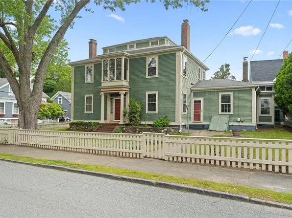 33 Liberty St, Warren, RI 02885