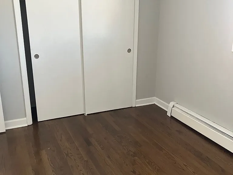 Park Lane Apartments — Photo 8