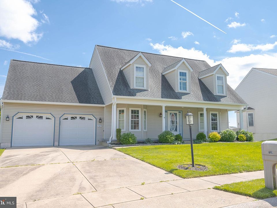 1st image of 729 Rosecroft Ct
