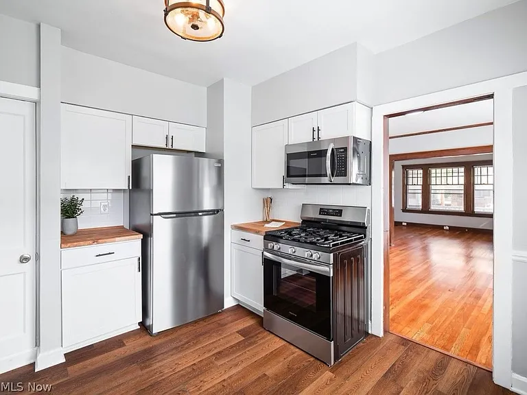 10219 Joan Ave #2 — Photo 4