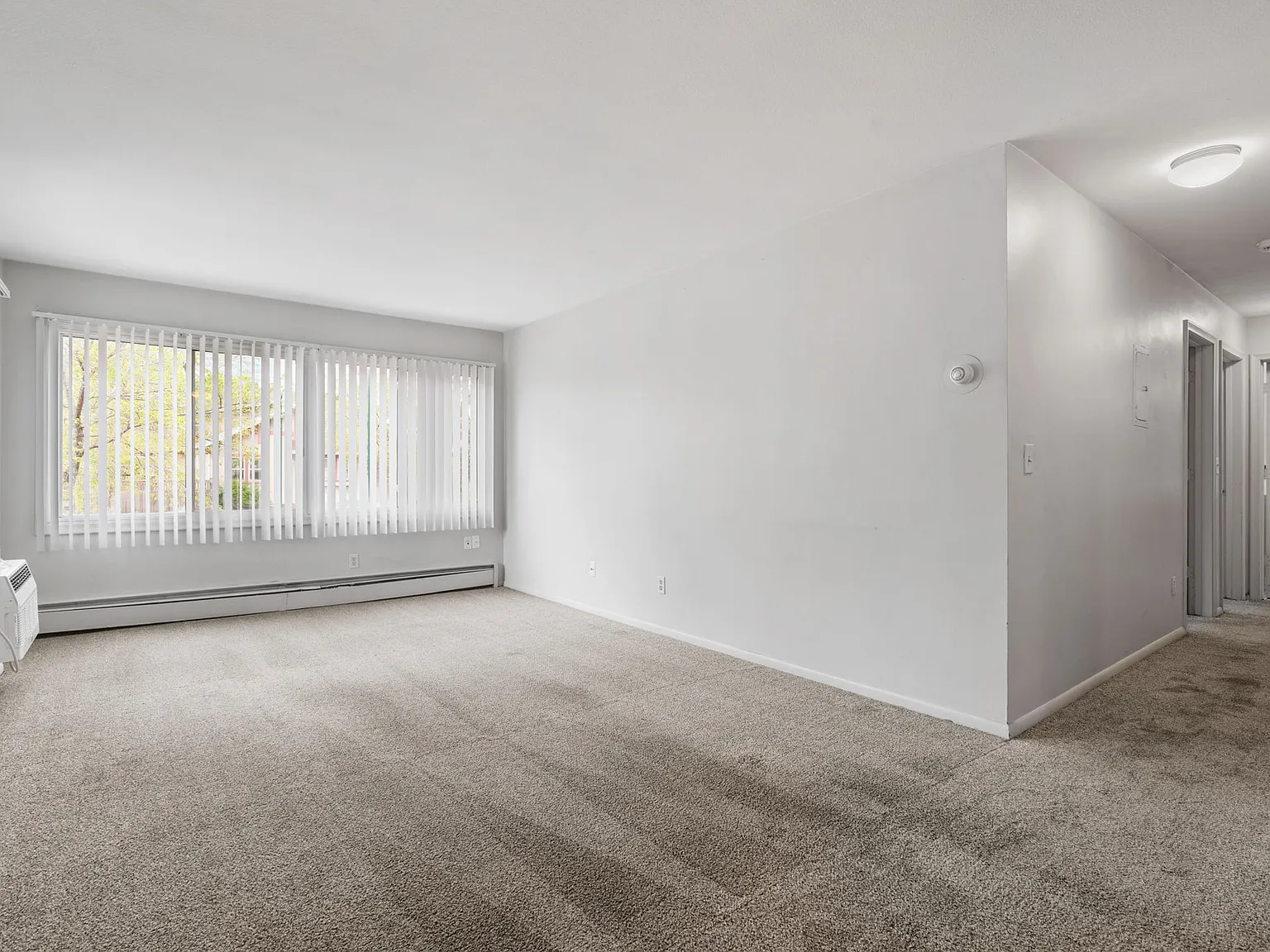 Lake Street Manor — Photo 4