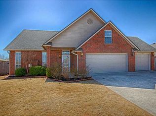 1212 Deer Run Dr, Norman, OK 73071