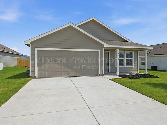 2nd image of 3719 Longleaf Dr