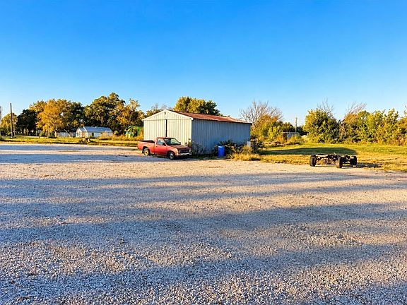 2nd image of 401 N County Line Rd Lot 1