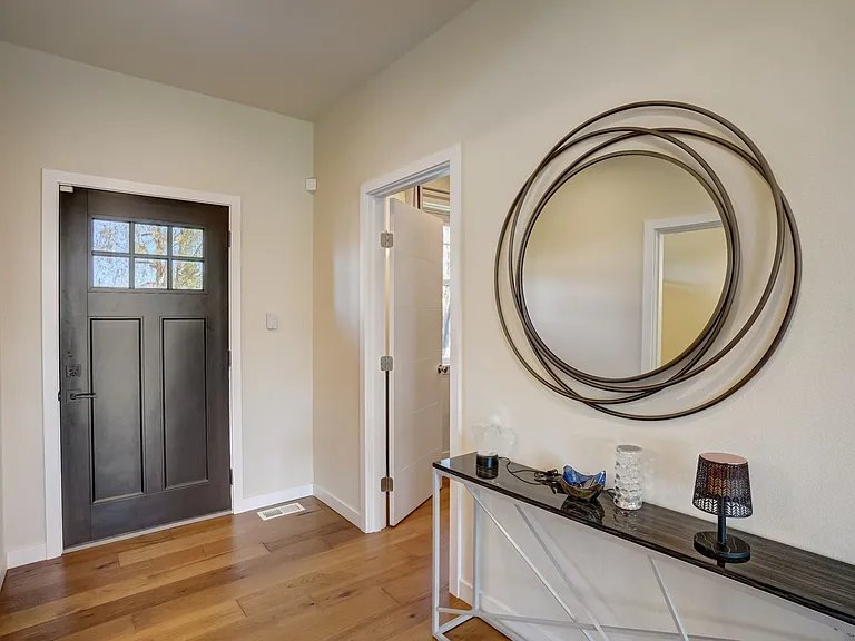 124 Homer Ave SW — Photo 5