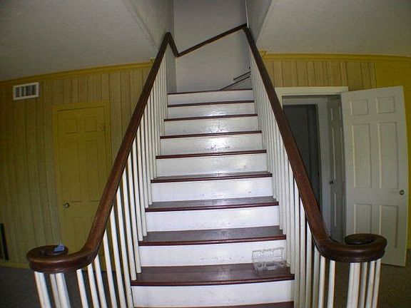 5th image of 907 N Magnolia St