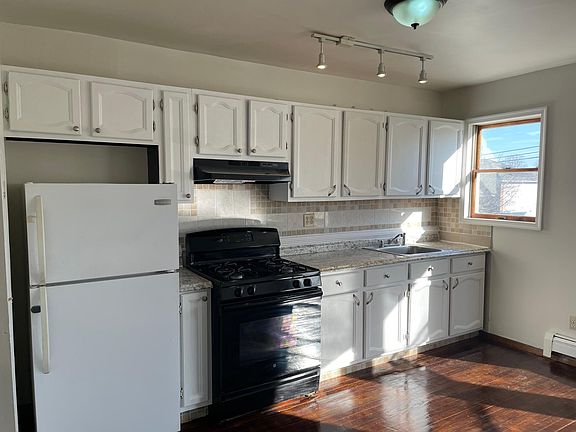 5th image of 19 Lenhart St
