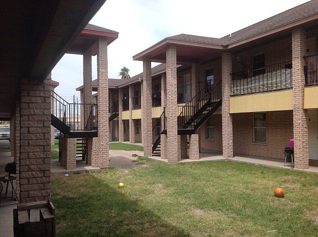 1st image of 3011 Daffodil Ave