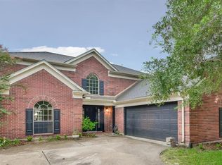 3911 Elmwood Dr, Pearland, TX 77584
