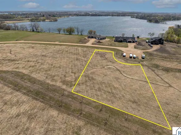 4 Lakeview Ct, Cleveland, MN 56017
