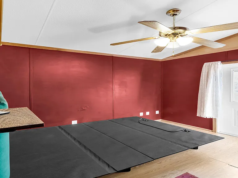 1449 Suncrest St — Photo 9