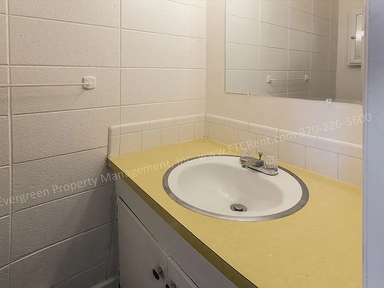 R-05 — Photo 11