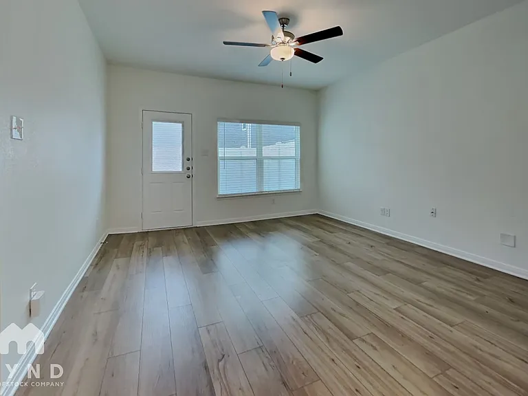 10860 Quinn Ct — Photo 4