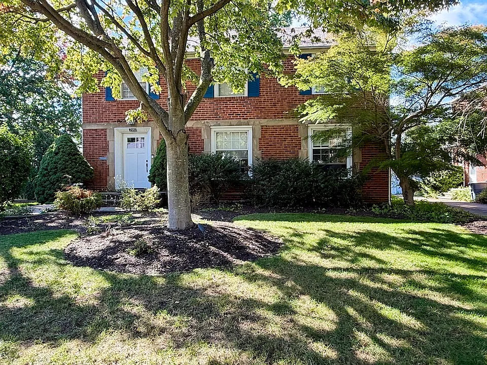 2446 Loyola Rd