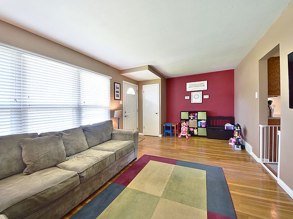 2nd image of 603 Lynn Haven Ln