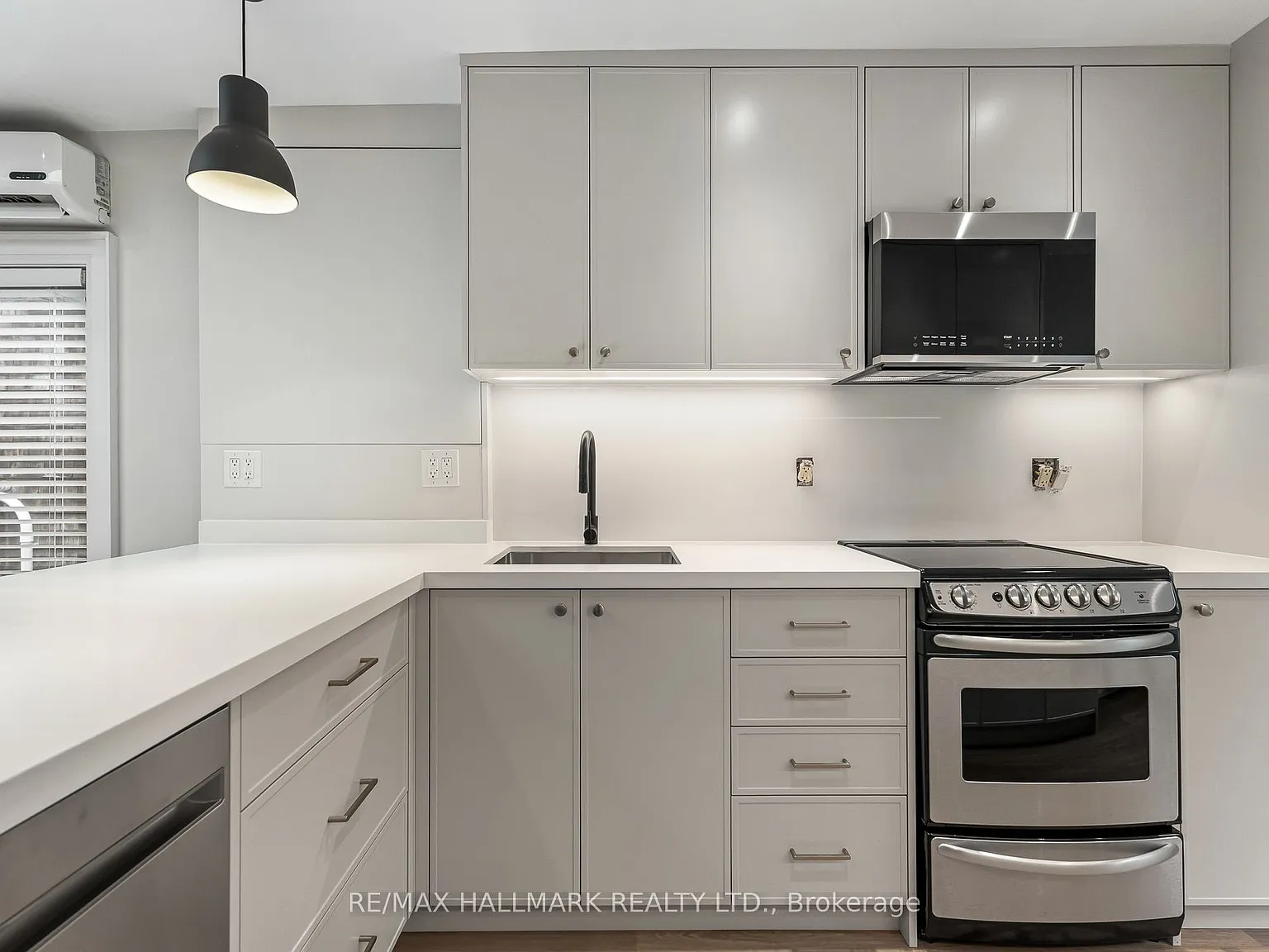 1 bed, $2,285 — Photo 4