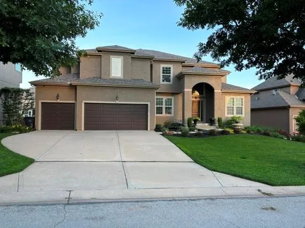 15447 W 164th Ter, Olathe, KS 66062