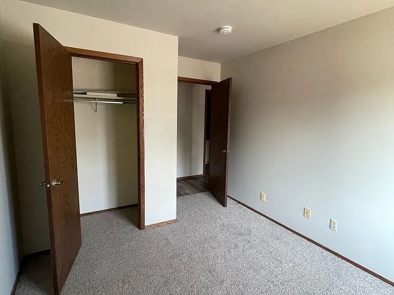 2828 Claudette St — Photo 15