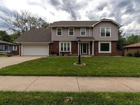 2nd image of 4909 Woodfield Dr