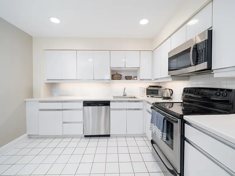 101 Shearwater Ct E — Photo 9