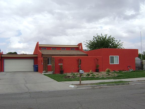 5501 Fernwood