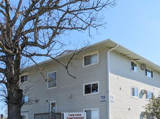 100 Oak St #22, Hiawatha, IA 52233