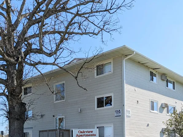 100 Oak St, Hiawatha, IA