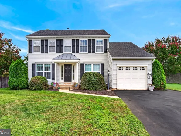 13927 Rutgers Ct, Woodbridge, VA 22193