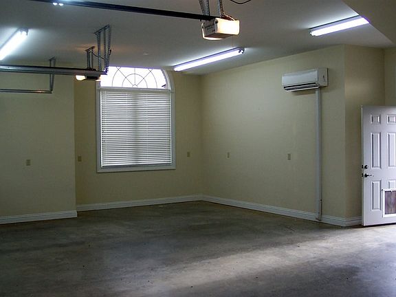 3rd image of 226 Spyglass Dr