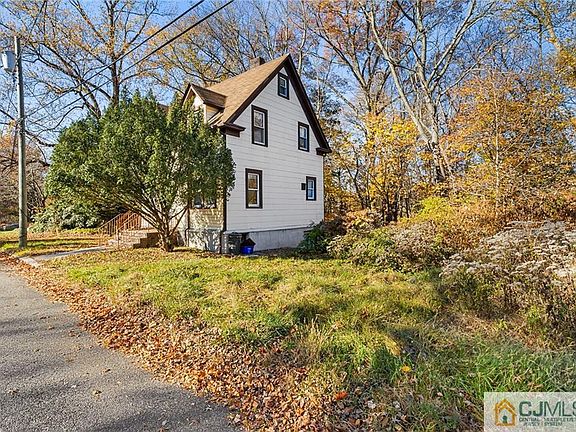 3rd image of 9 Smiths Ln